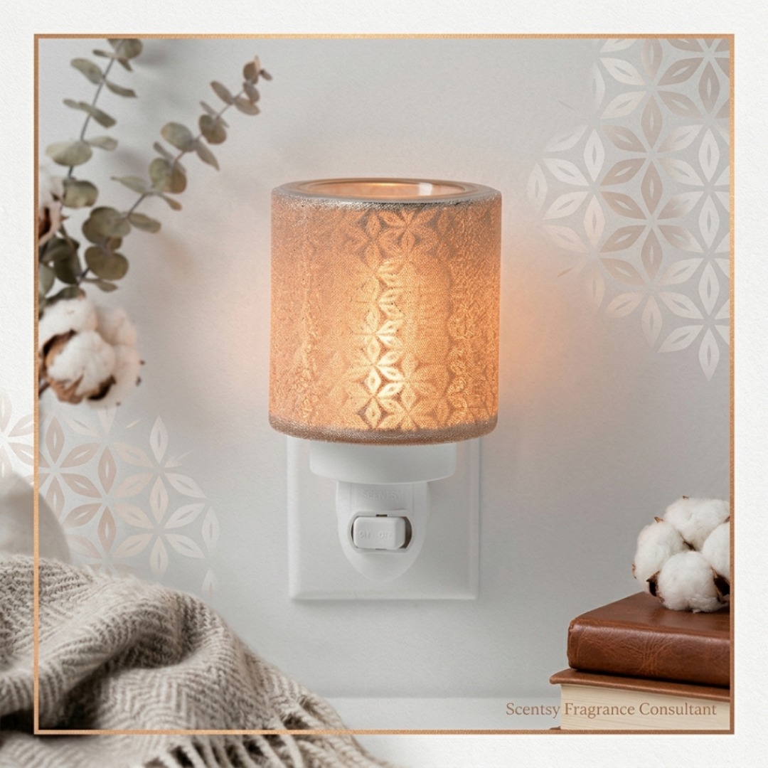 🤍 Fancy Filigree Mini Spotlight 🤍

A little sparkle goes a long way. This mini warmer has an intricate laser cut pattern with shimmering glass beads, and it makes such a pretty display of light when it's lit up
Perfect for bathrooms, kitchens, hallways, or any small space that needs a little charm 💎

Are you more drawn to décor that's sparkly and glam, elegant and classic, cozy and rustic, or light and coastal? 👇

#ScentsyWarmer #FancyFiligree #HomeDecorInspiration #ElegantHome #janicaspamperedlife