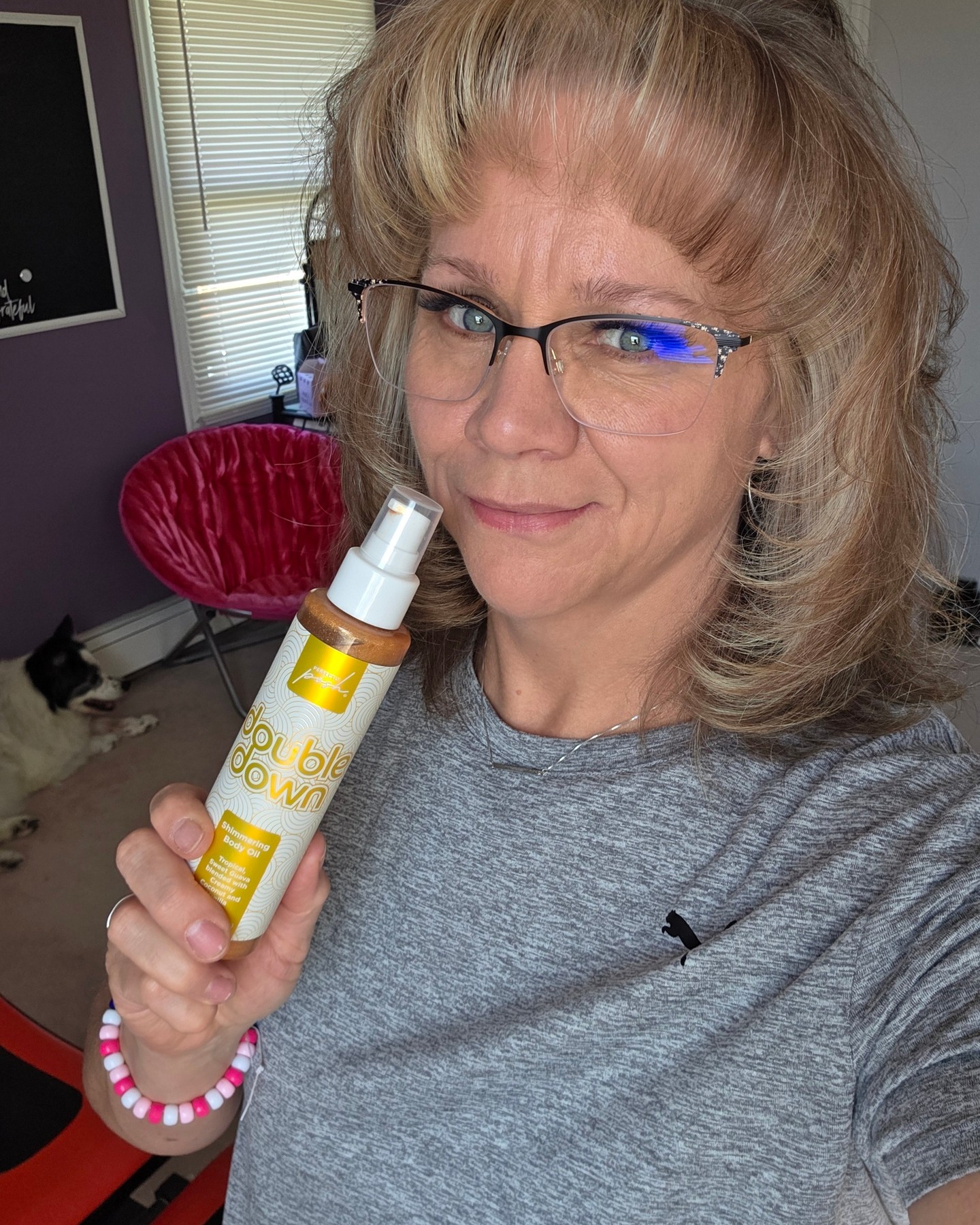 Real talk ~ I don't reach for Double Down every day. I forget I own it half the time. 😄 

But the moments I DO use it? Like when I'm heading somewhere fun in shorts and I want to feel a little extra?

My legs look genuinely glowing. That light shimmer gives the most beautiful subtle tint and I always think "why don't I use this more often."

So consider this your reminder ~ and mine. 😄

#janicaspamperedlife #perfectlyposh #doubledown #shimmeringoil #selfcare